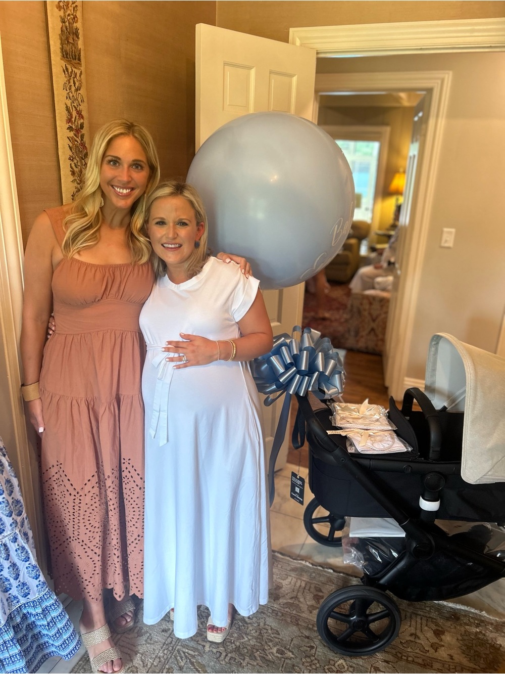 La Ligne Black Stroller with Light Blue Balloon Accent